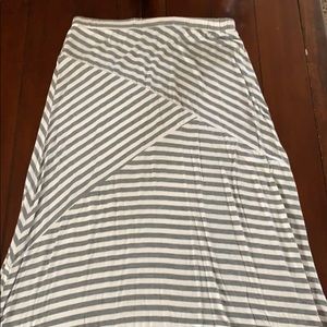 Grey & white maxi skirt